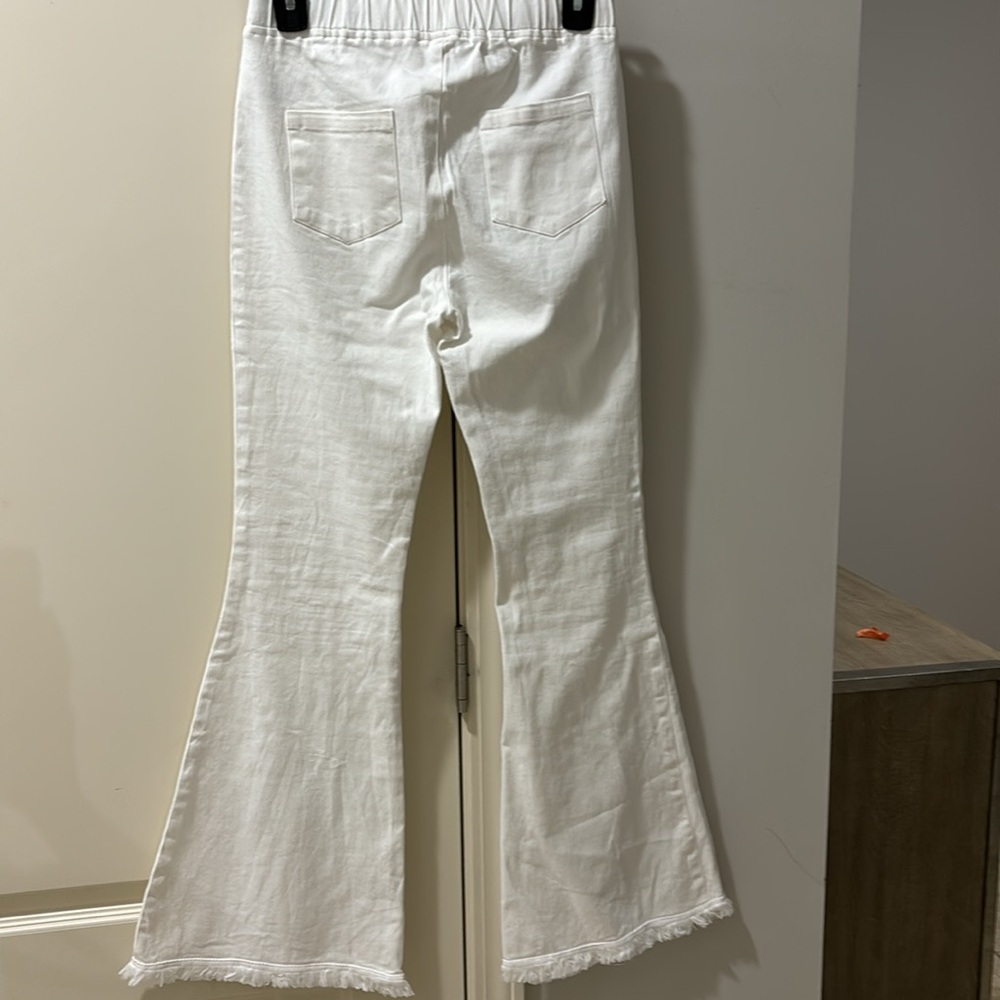 Umgee white cotton flair leg pull on pants - Picture 4 of 8